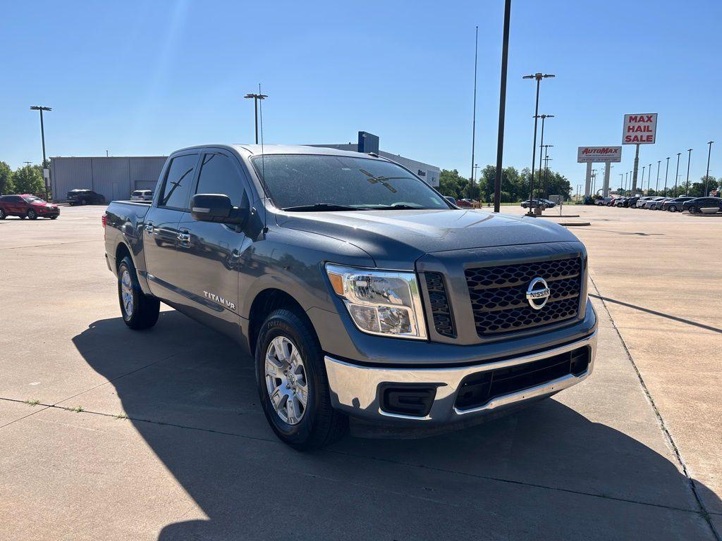 Thumbnail image of 2019 Nissan Titan at AutoMax Hyundai Del City