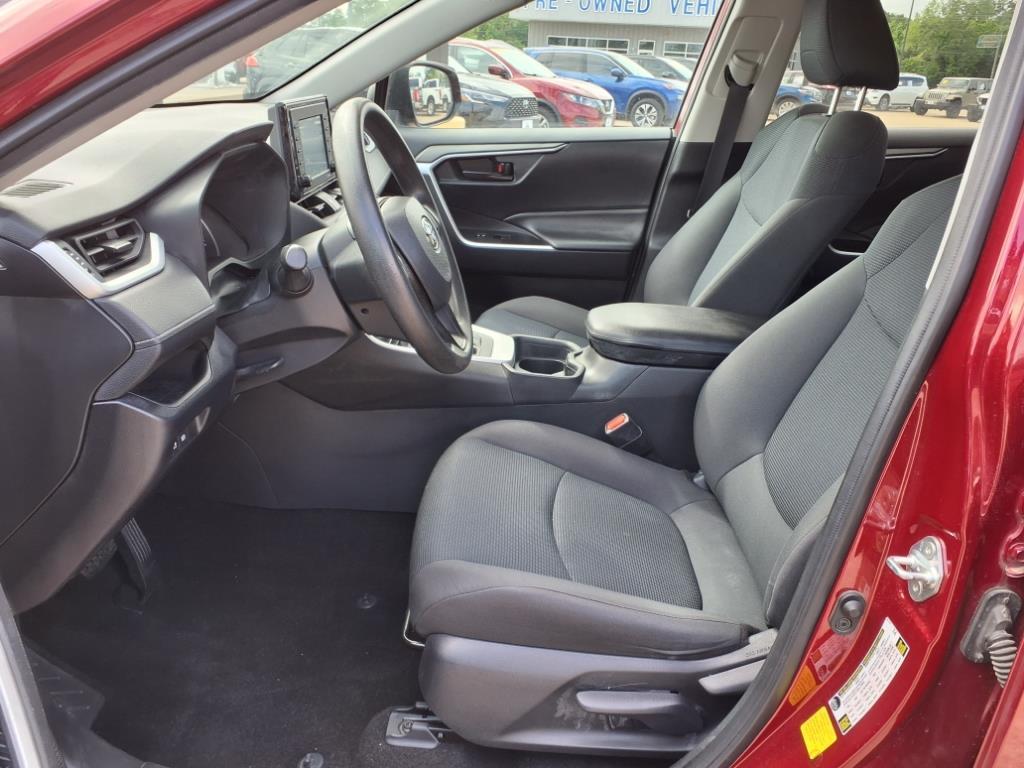 Thumbnail image of 2020 Toyota RAV4 at Roberts Ford