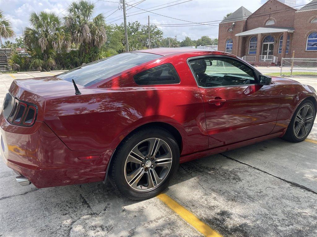 Thumbnail image of 2013 Ford Mustang at Sign & Drive Motors