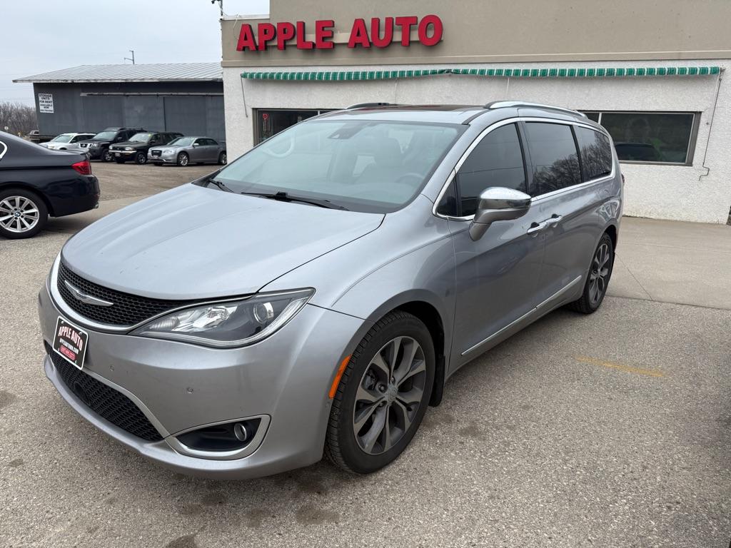 Thumbnail image of 2017 Chrysler Pacifica at APPLE AUTO & ROOT RIVER TRAILERS