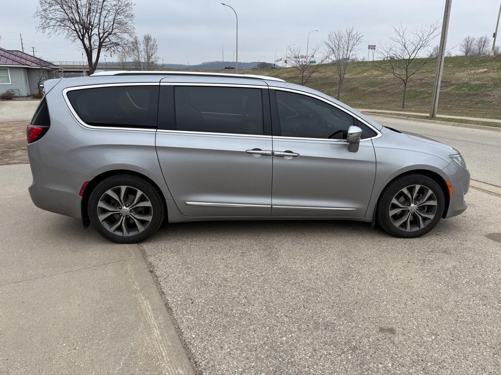 Thumbnail image of 2017 Chrysler Pacifica at APPLE AUTO & ROOT RIVER TRAILERS