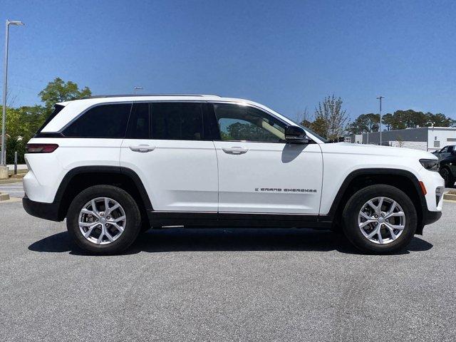Thumbnail image of 2022 Jeep Grand Cherokee at GinnChryslerJeepDodge of Covington, GA