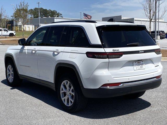Thumbnail image of 2022 Jeep Grand Cherokee at GinnChryslerJeepDodge of Covington, GA
