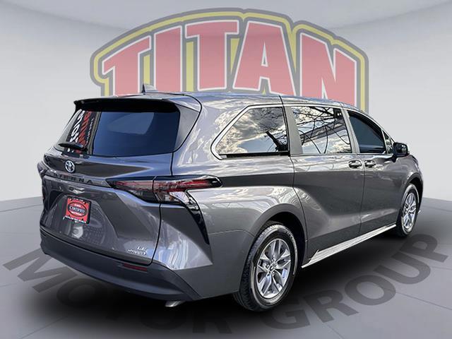 Thumbnail image of 2024 Toyota Sienna at Toyota of Bay Ridge Brooklyn