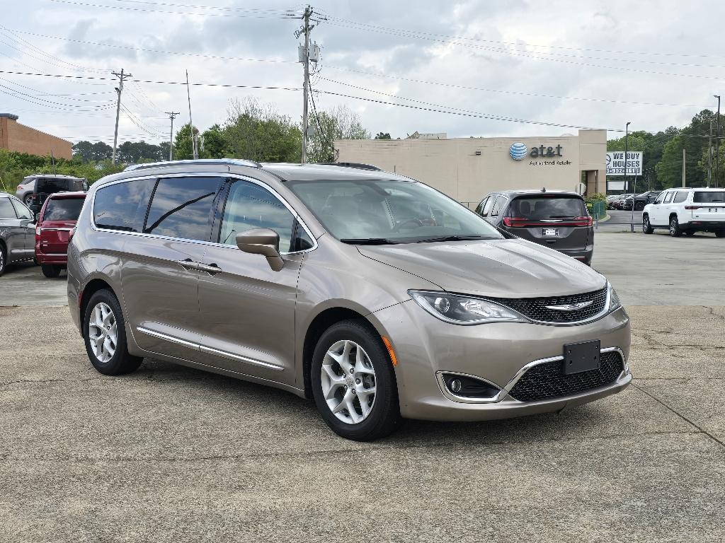 Thumbnail image of 2017 Chrysler Pacifica at Jenkins Chrysler-Dodge-Jeep