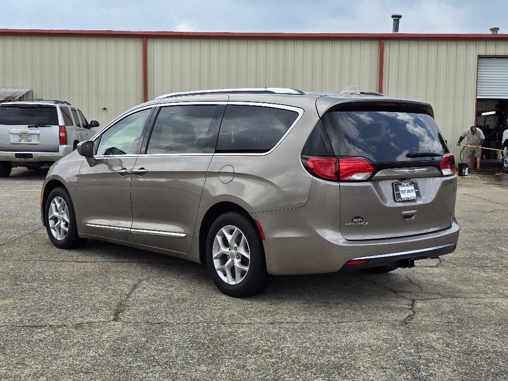 Thumbnail image of 2017 Chrysler Pacifica at Jenkins Chrysler-Dodge-Jeep