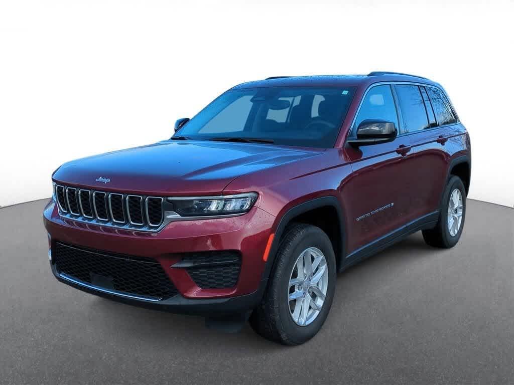 Thumbnail image of 2024 Jeep Grand Cherokee at Suburban Chrysler Dodge Jeep Ram of Troy