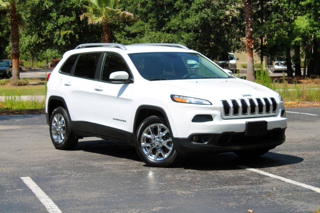 Thumbnail image of 2018 Jeep Cherokee at Auto Genius USA