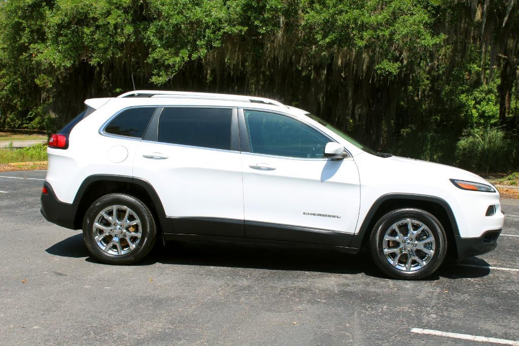 Thumbnail image of 2018 Jeep Cherokee at Auto Genius USA
