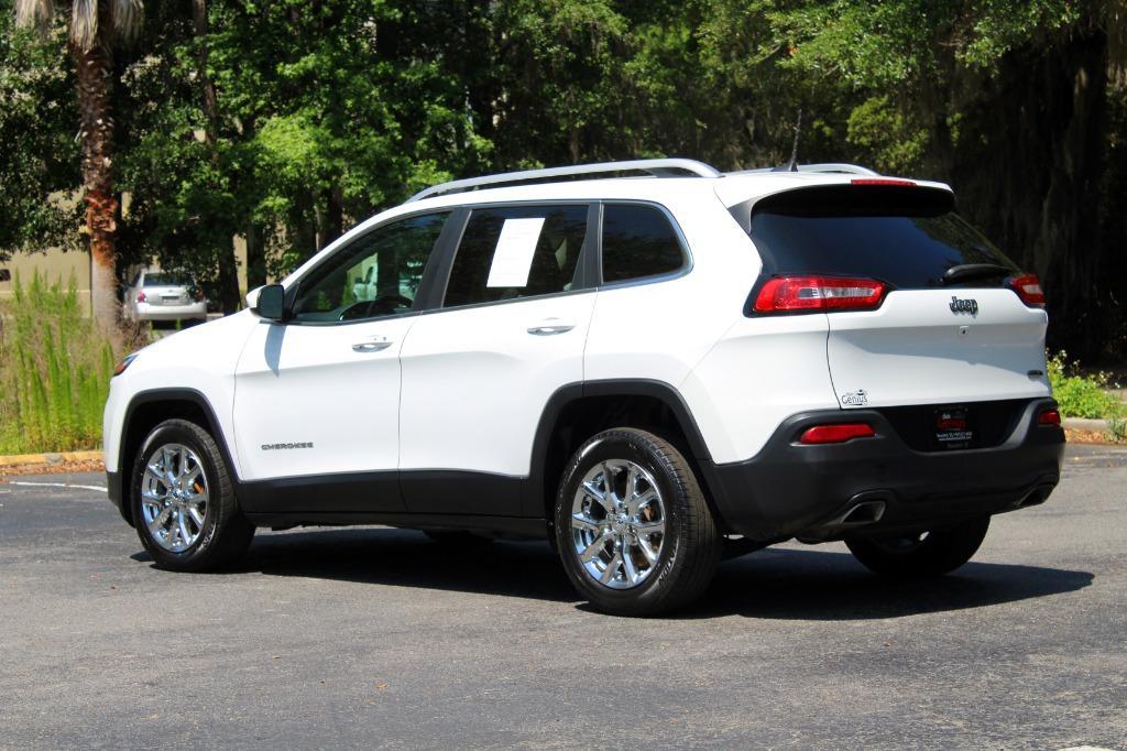 Thumbnail image of 2018 Jeep Cherokee at Auto Genius USA
