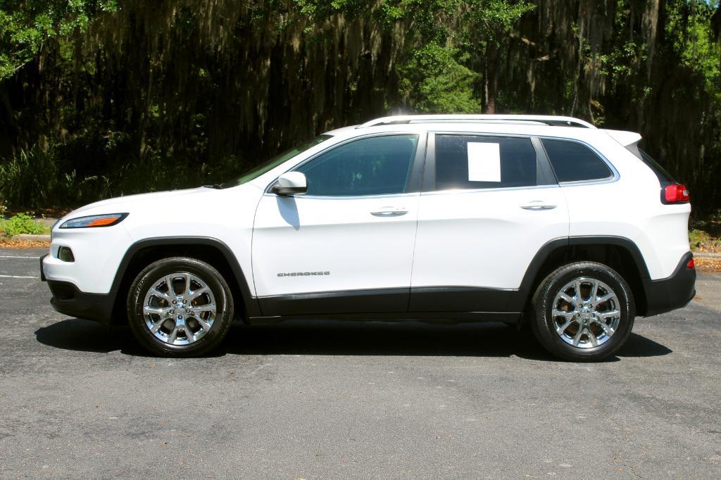 Thumbnail image of 2018 Jeep Cherokee at Auto Genius USA