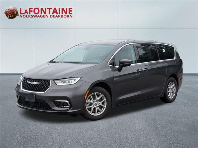 Thumbnail image of 2023 Chrysler Pacifica at LaFontaine Volkswagen of Dearborn