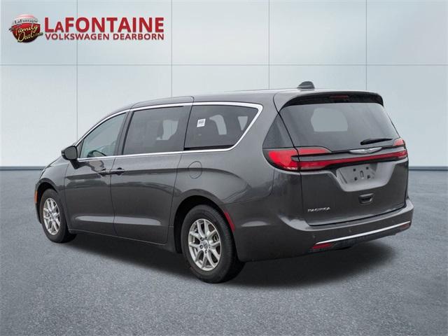 Thumbnail image of 2023 Chrysler Pacifica at LaFontaine Volkswagen of Dearborn