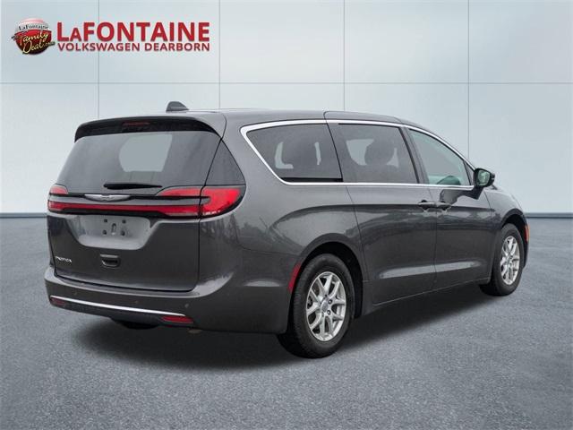 Thumbnail image of 2023 Chrysler Pacifica at LaFontaine Volkswagen of Dearborn