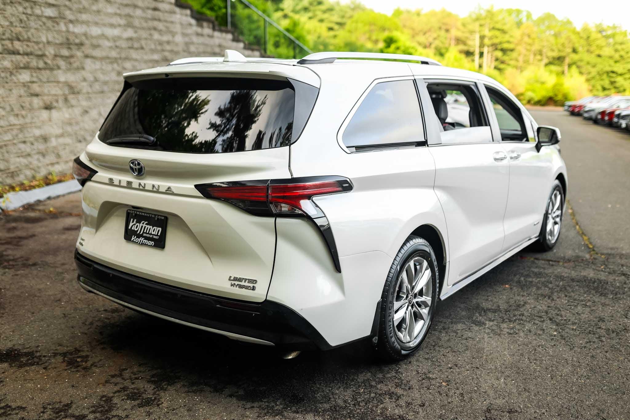 Thumbnail image of 2021 Toyota Sienna at Hoffman Toyota Scion