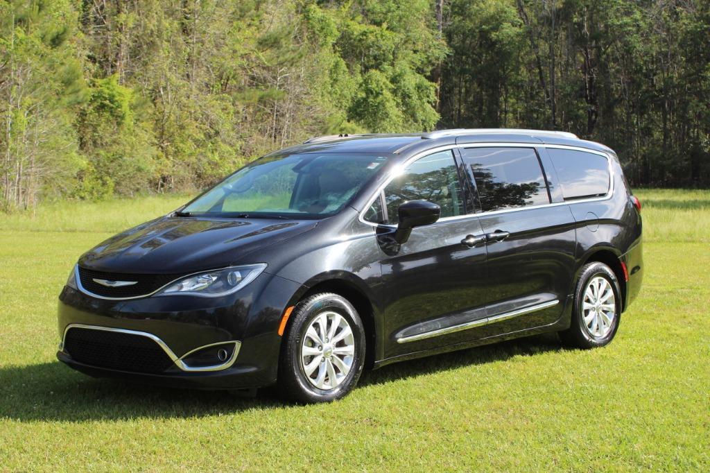 Thumbnail image of 2018 Chrysler Pacifica at Genesis of Cottageville