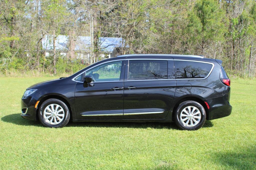 Thumbnail image of 2018 Chrysler Pacifica at Genesis of Cottageville