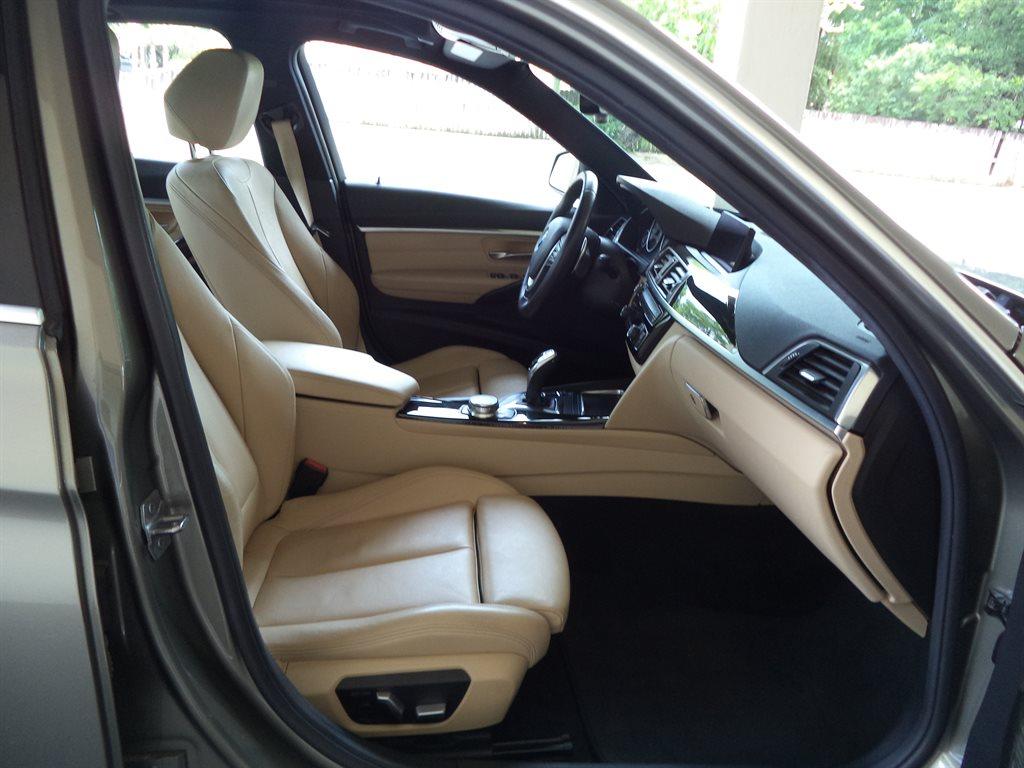 Thumbnail image of 2017 BMW 3 Series at Jackson Avenue Auto Sales, Inc.
