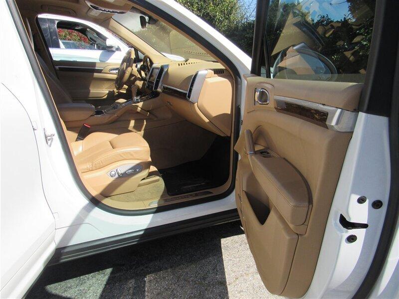 Thumbnail image of 2014 Porsche Cayenne at Car Expo