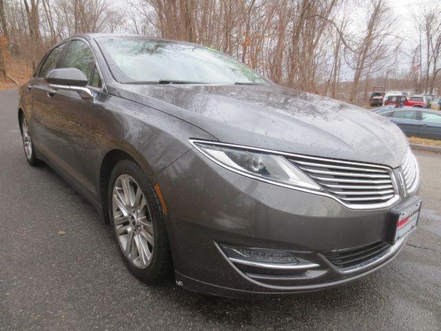 Thumbnail image of 2015 Lincoln MKZ at GoGetCar.com of Mahopac, NY