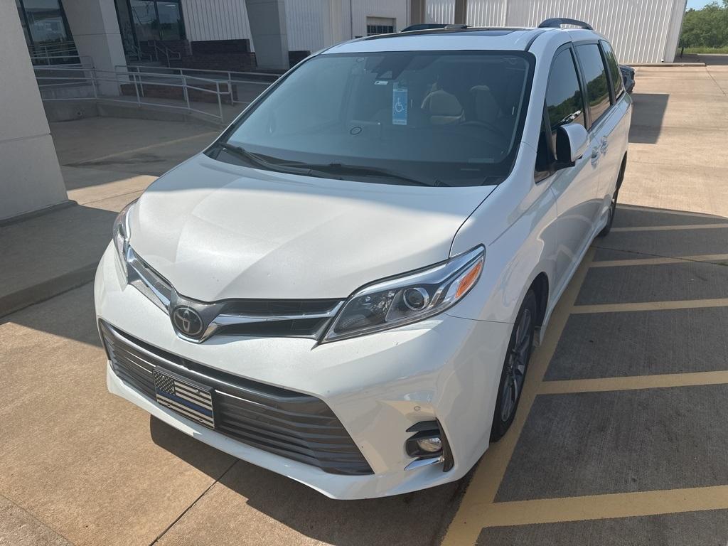 Thumbnail image of 2018 Toyota Sienna at Stillwater Honda Cars