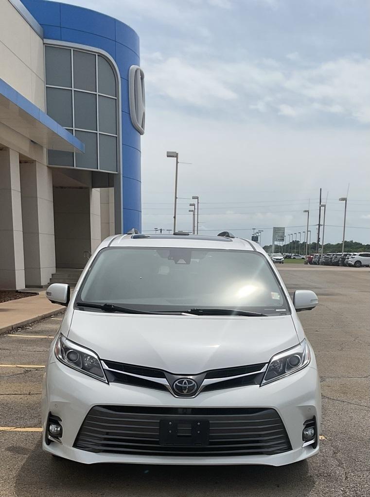 Thumbnail image of 2018 Toyota Sienna at Stillwater Honda Cars