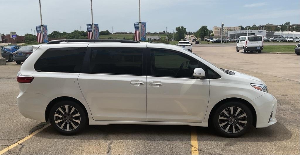Thumbnail image of 2018 Toyota Sienna at Stillwater Honda Cars