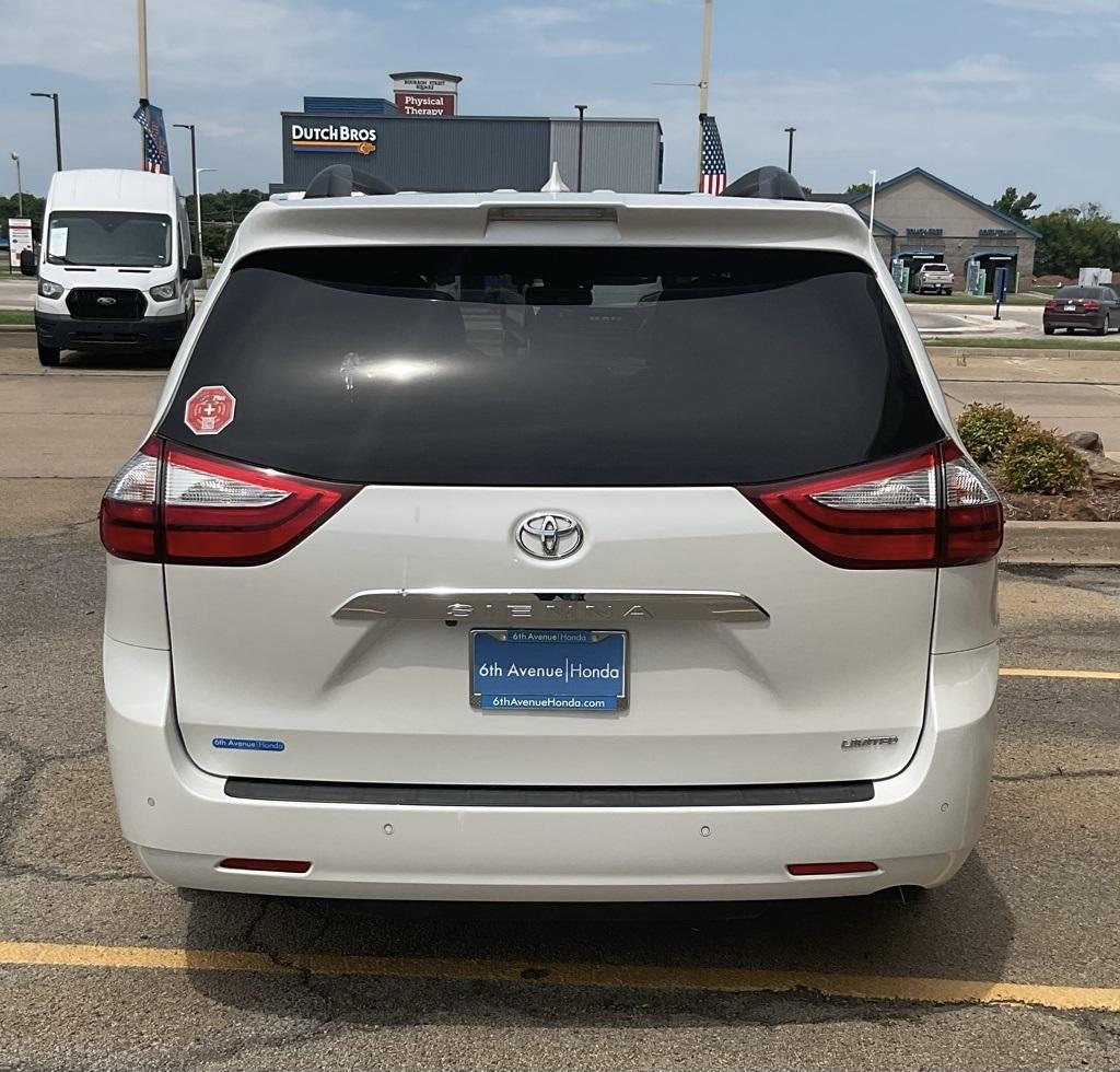 Thumbnail image of 2018 Toyota Sienna at Stillwater Honda Cars
