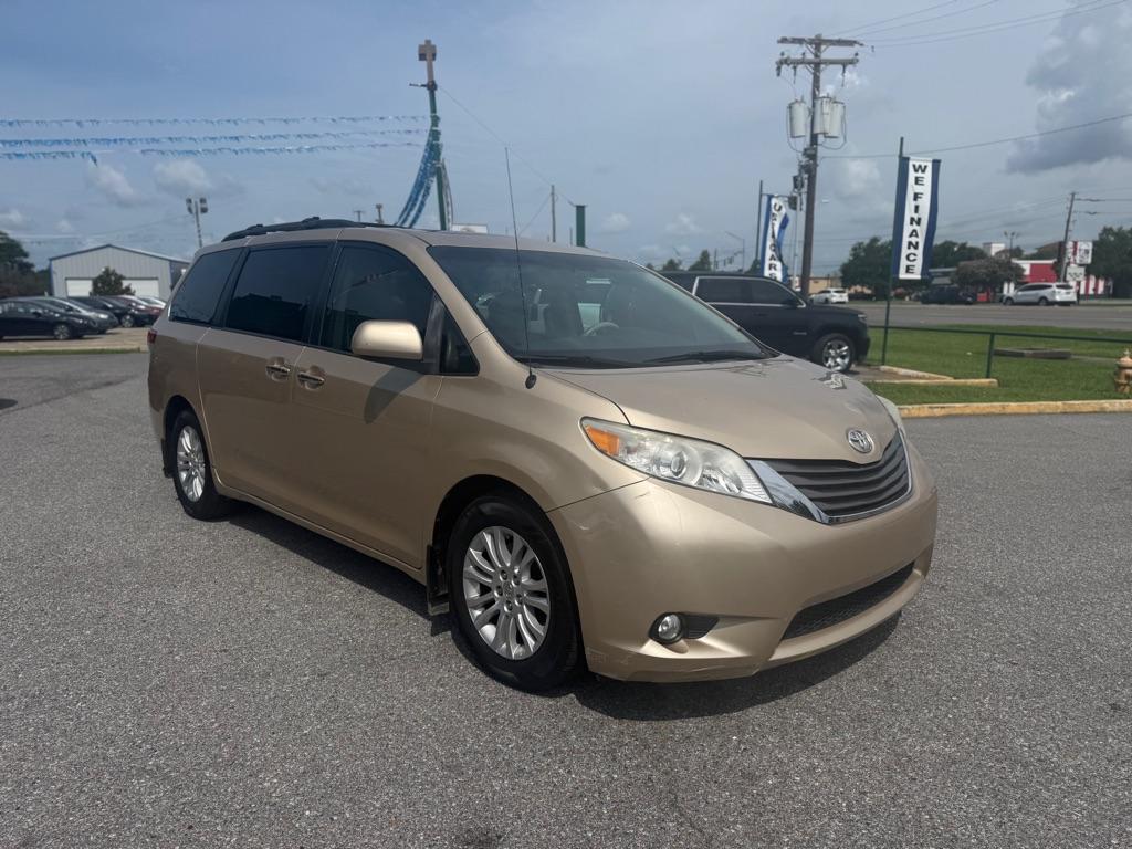 Thumbnail image of 2012 Toyota Sienna at SOUTHEAST AUTO INC