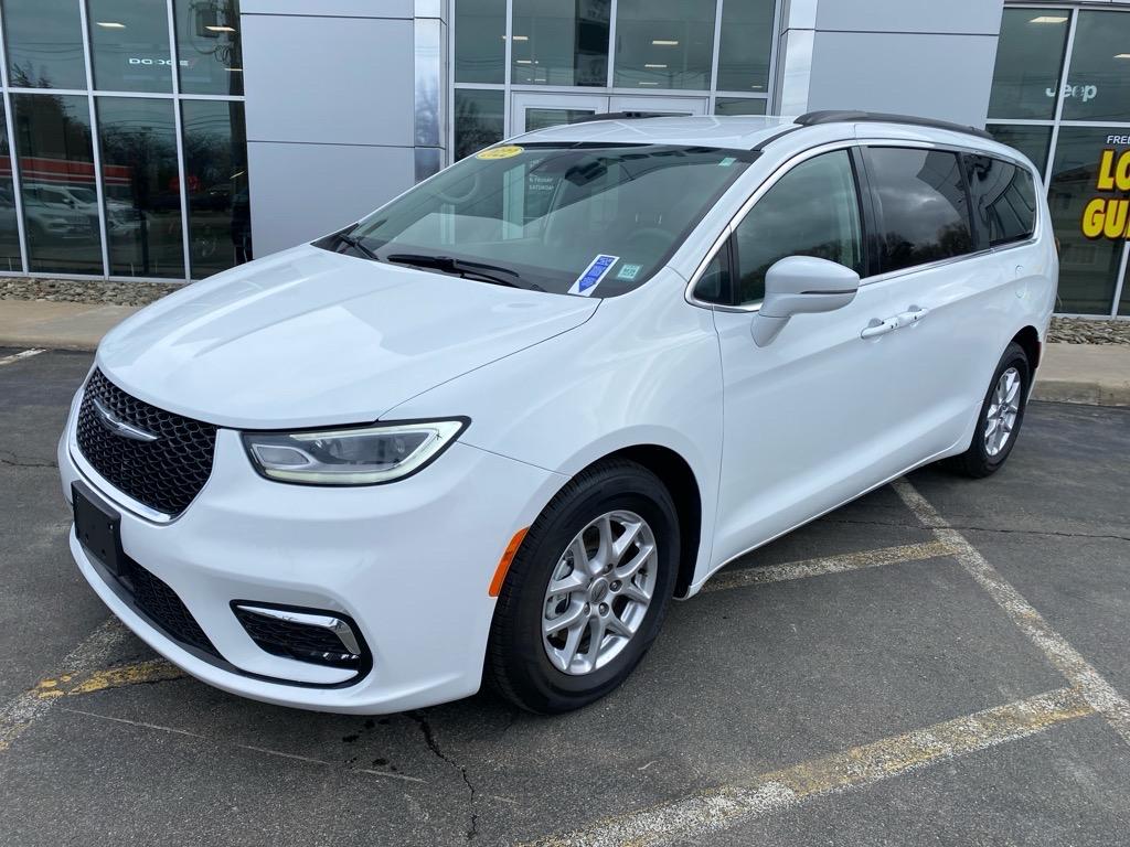 Thumbnail image of 2022 Chrysler Pacifica at Fredonia Chrysler, Dodge & Jeep