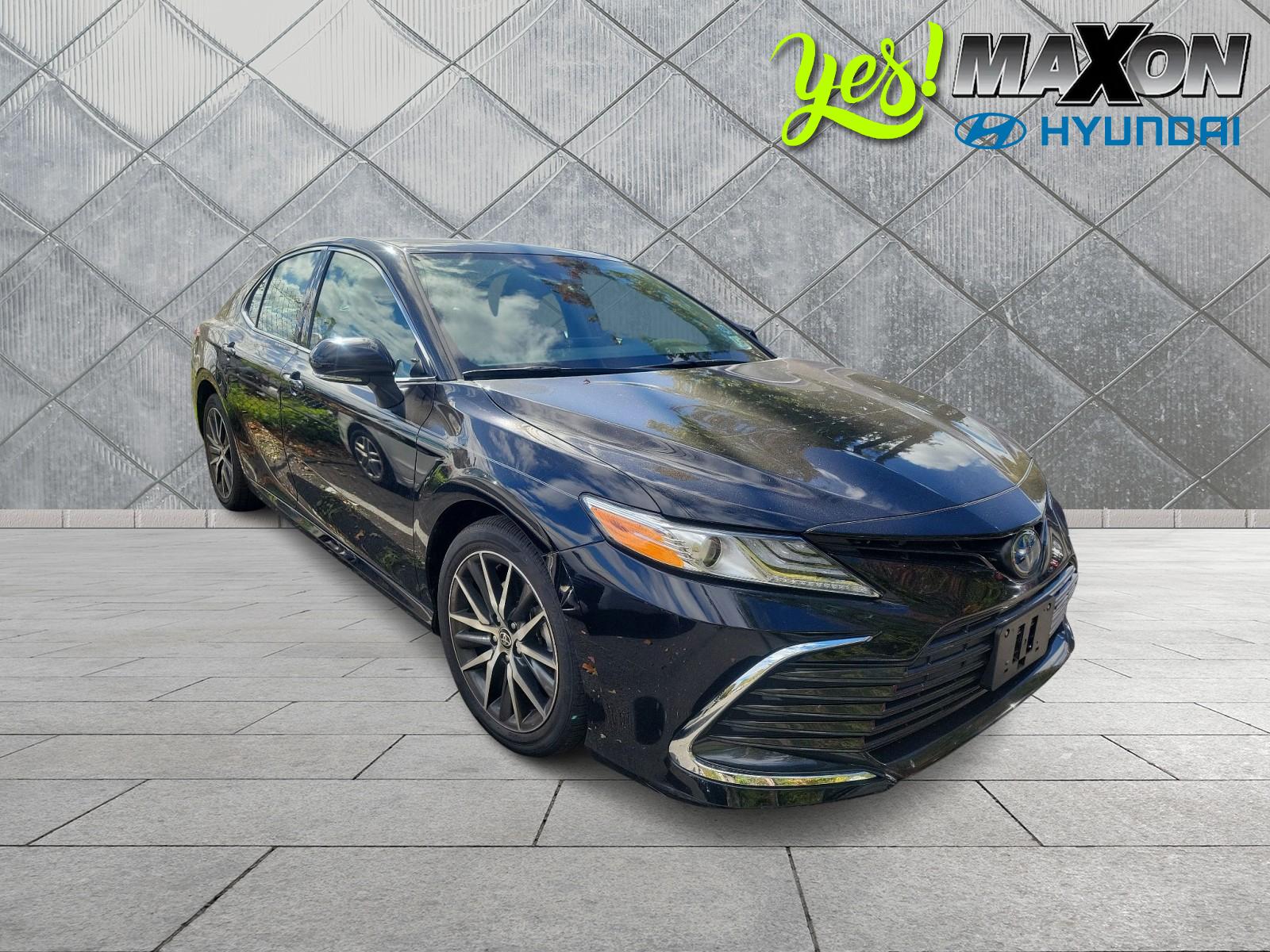 Thumbnail image of 2022 Toyota Camry Hybrid at Maxon Hyundai Inc.