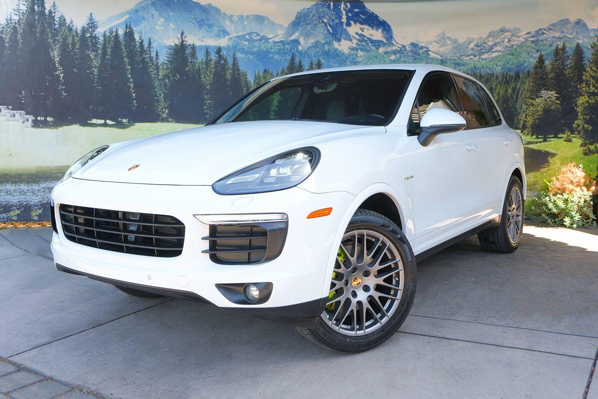 Thumbnail image of 2017 Porsche Cayenne at Future Auto Sales