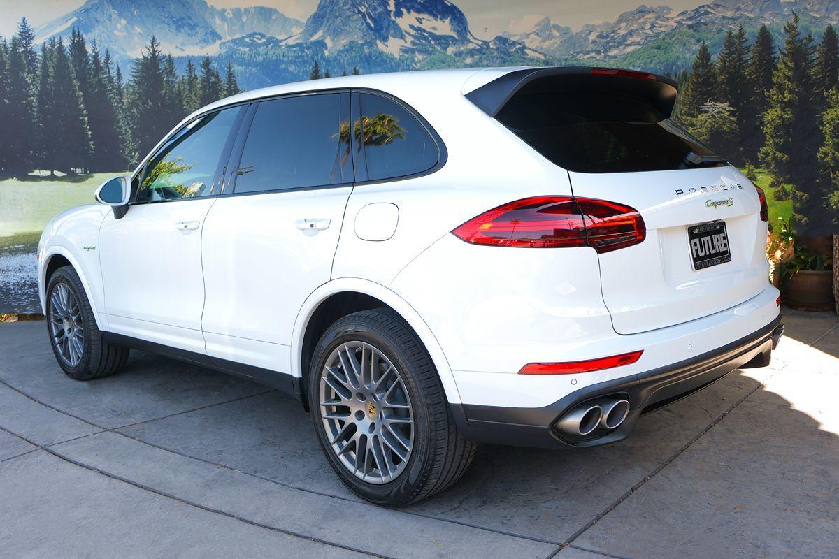 Thumbnail image of 2017 Porsche Cayenne at Future Auto Sales