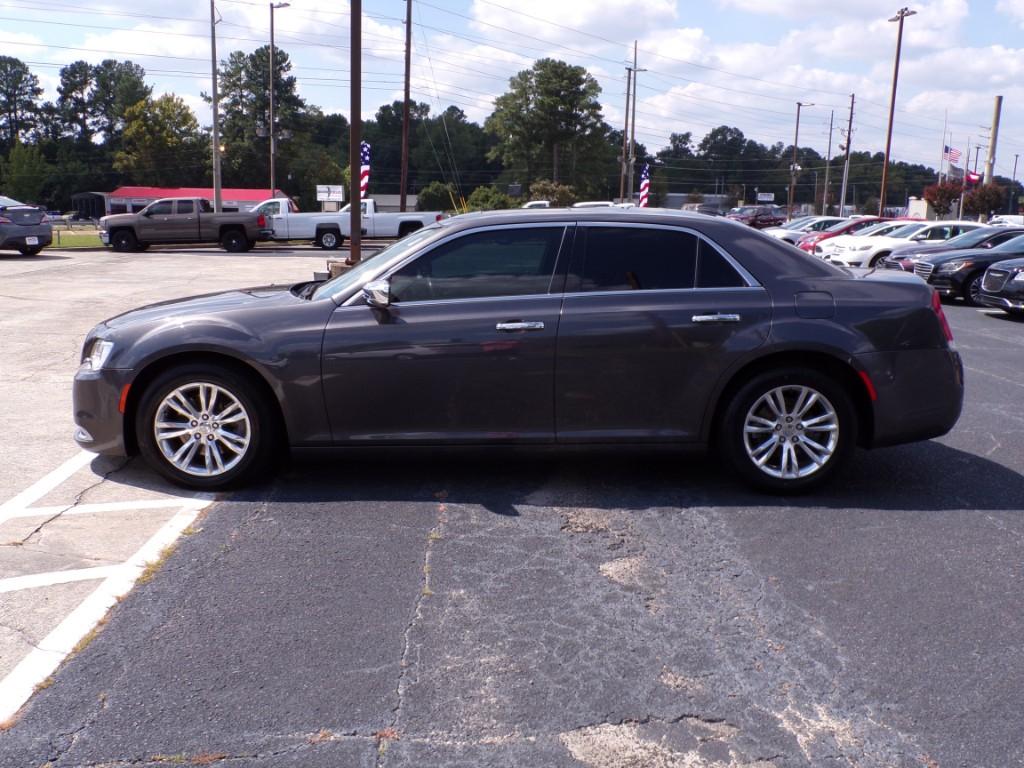 Thumbnail image of 2016 Chrysler 300 at Cars R Us