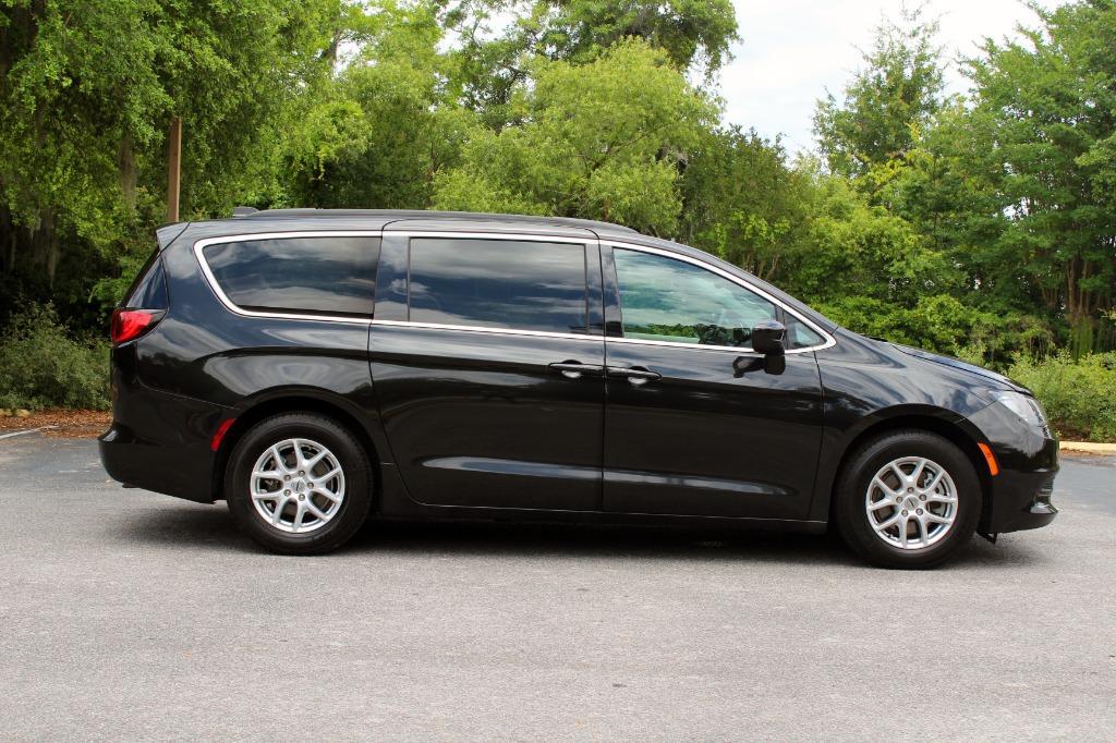 Thumbnail image of 2021 Chrysler Voyager at Auto Genius USA