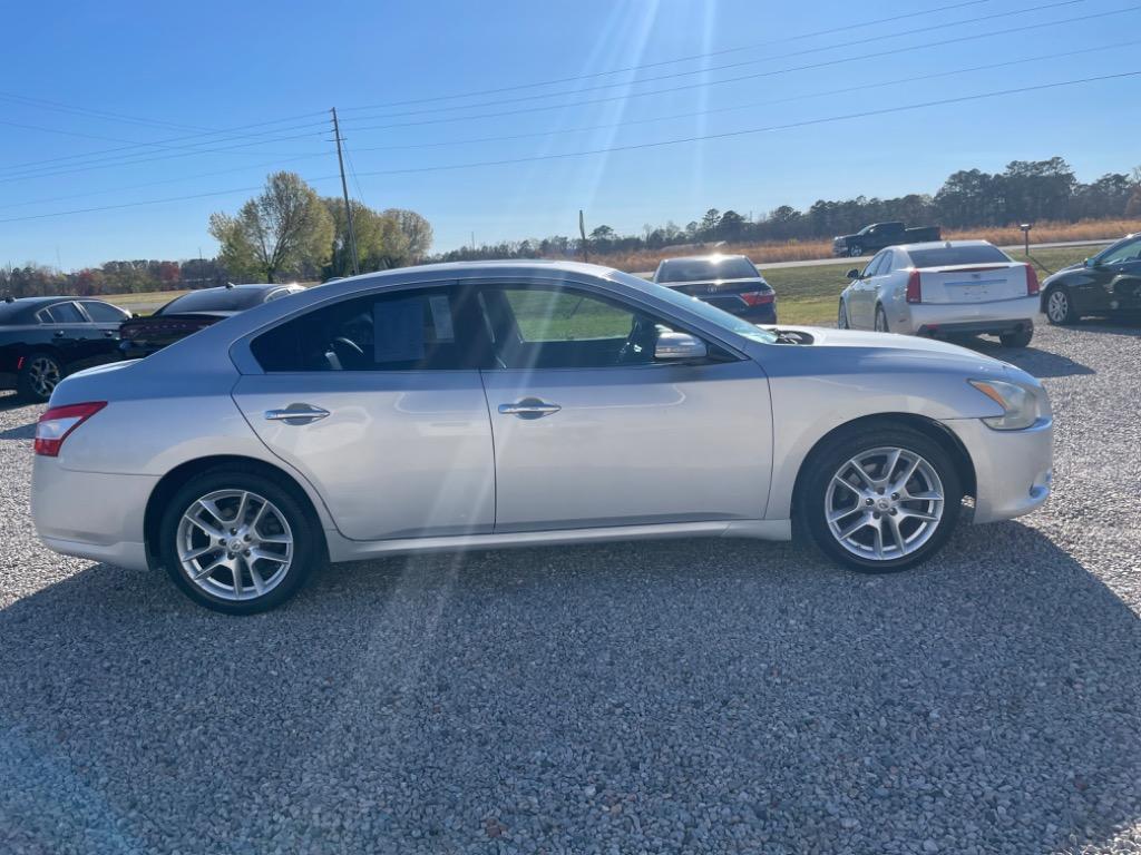 Thumbnail image of 2011 Nissan Maxima at Total Excellence Auto LLC