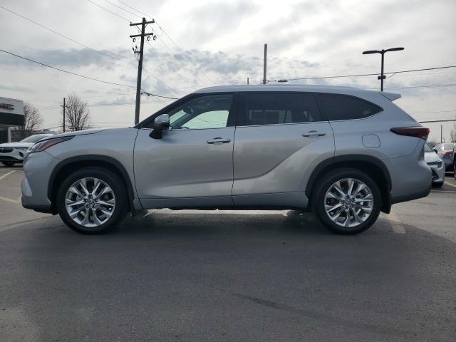 Thumbnail image of 2024 Toyota Highlander at Fox Automotive Group Inc. Toyota Volkswagen