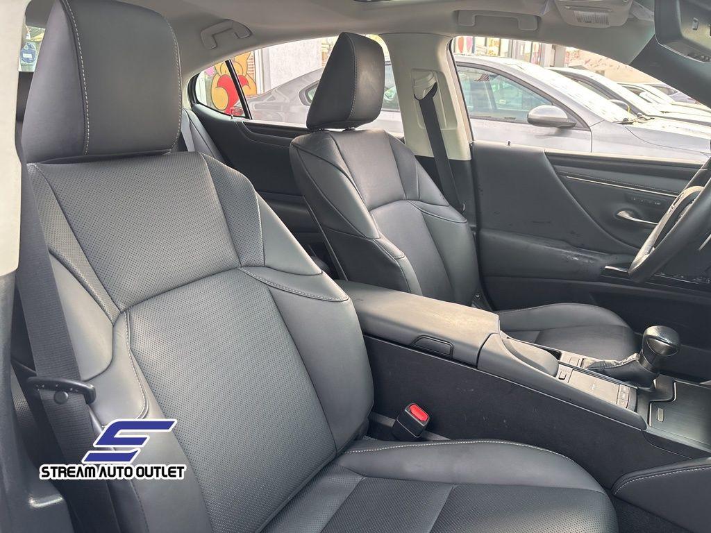 Thumbnail image of 2022 Lexus ES 250 at STREAM AUTO OUTLET
