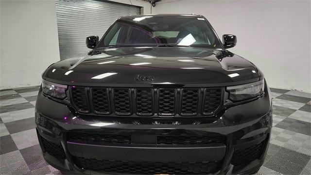Thumbnail image of 2025 Jeep Grand Cherokee L at Major World Chrysler Dodge Jeep Ram