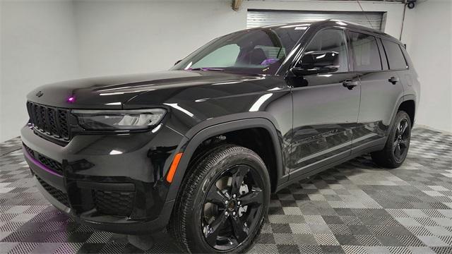 Thumbnail image of 2025 Jeep Grand Cherokee L at Major World Chrysler Dodge Jeep Ram