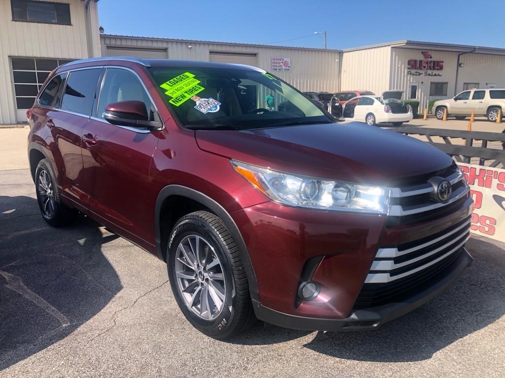 Thumbnail image of 2017 Toyota Highlander at Suski's Auto Sales