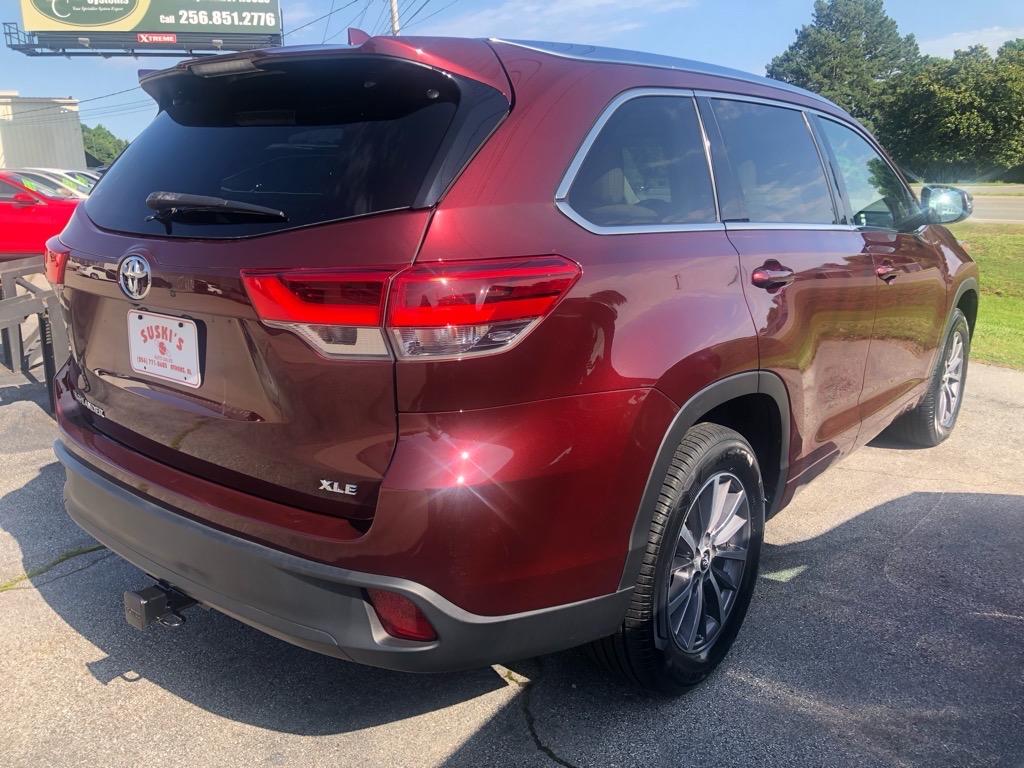 Thumbnail image of 2017 Toyota Highlander at Suski's Auto Sales