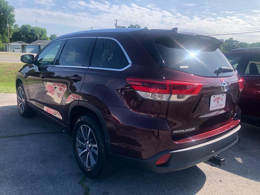 Thumbnail image of 2017 Toyota Highlander at Suski's Auto Sales