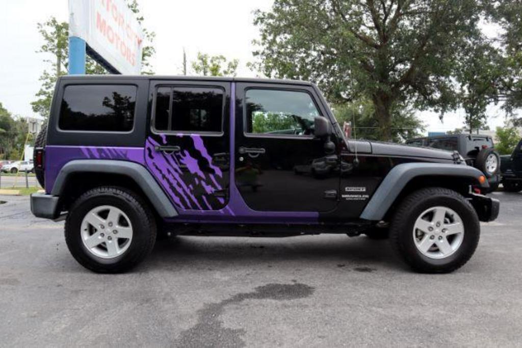 Thumbnail image of 2017 Jeep Wrangler Unlimited at Gator City Motors, Inc.