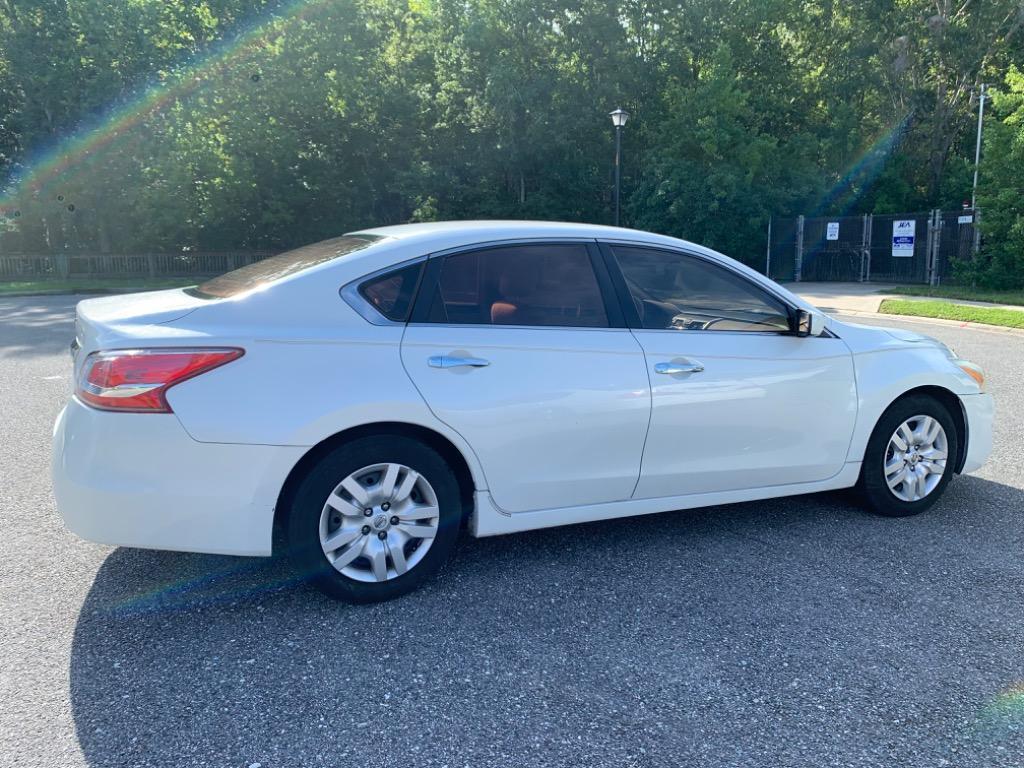 Thumbnail image of 2013 Nissan Altima at KC United Auto, LLC
