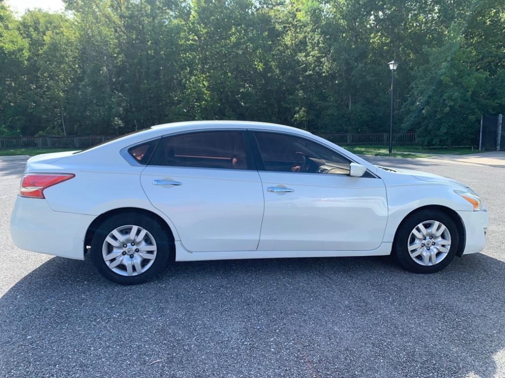 Thumbnail image of 2013 Nissan Altima at KC United Auto, LLC
