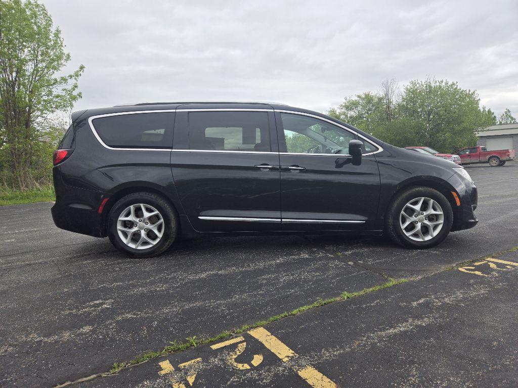 Thumbnail image of 2018 Chrysler Pacifica at HILLTOP AUTO LLC