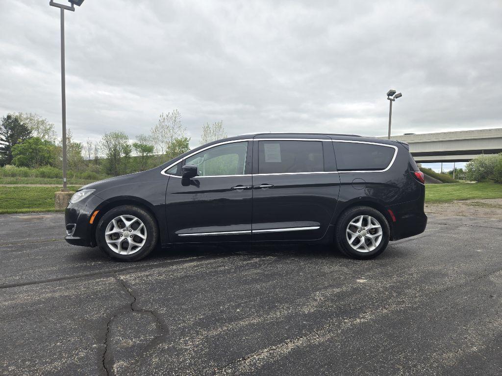 Thumbnail image of 2018 Chrysler Pacifica at HILLTOP AUTO LLC