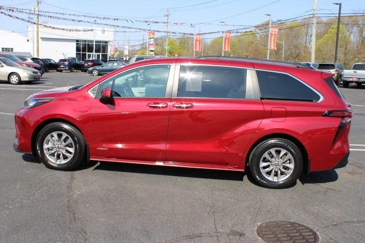 Thumbnail image of 2021 Toyota Sienna at Toyota of Massapequa