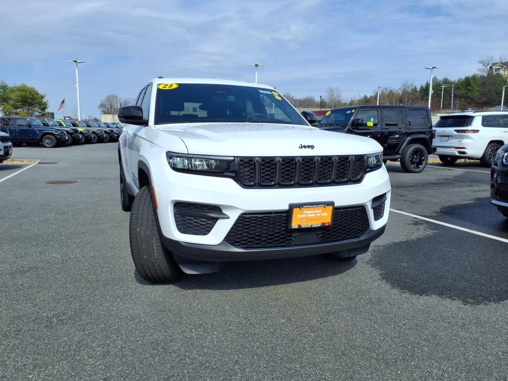 Thumbnail image of 2023 Jeep Grand Cherokee at Kelly Jeep Chrysler